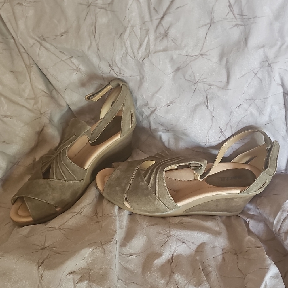 Earth Dark Khaki Suede Wedge Sandals